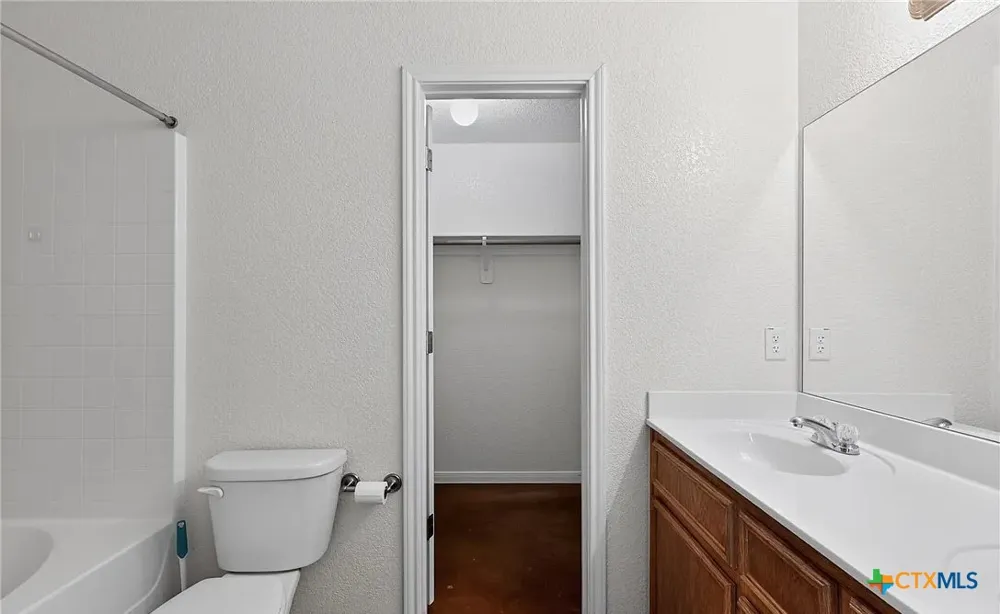 3711 John Chisholm Loop Killeen, TX 76542