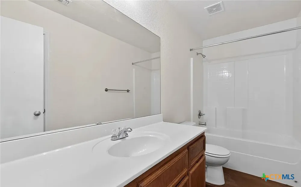 3711 John Chisholm Loop Killeen, TX 76542