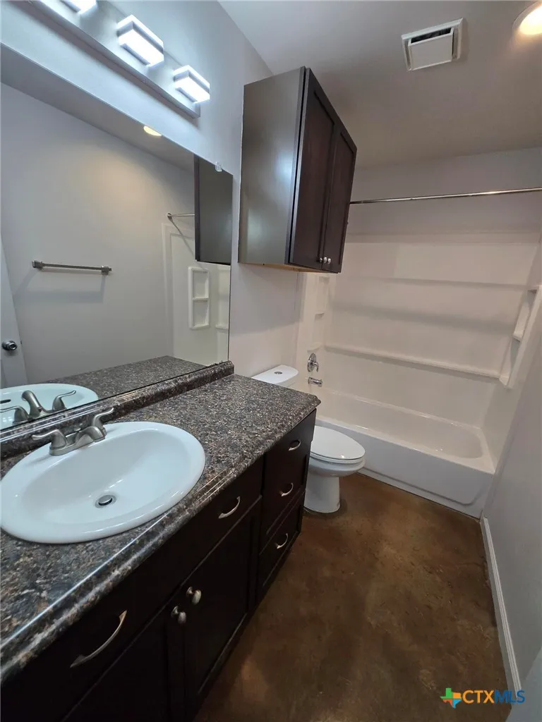 1037 W Court Street #C Seguin, TX 78155