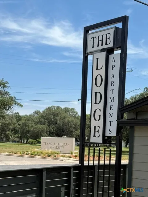 1037 W Court Street #B Seguin, TX 78155