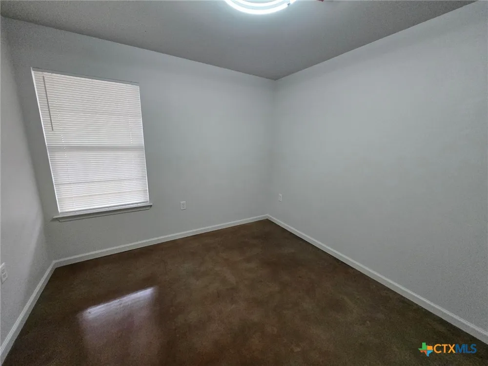 1037 W Court Street #B Seguin, TX 78155