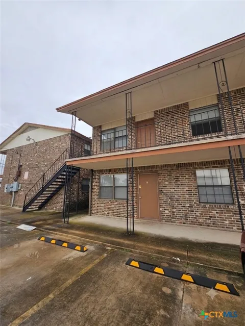 102 E Avenue A #6