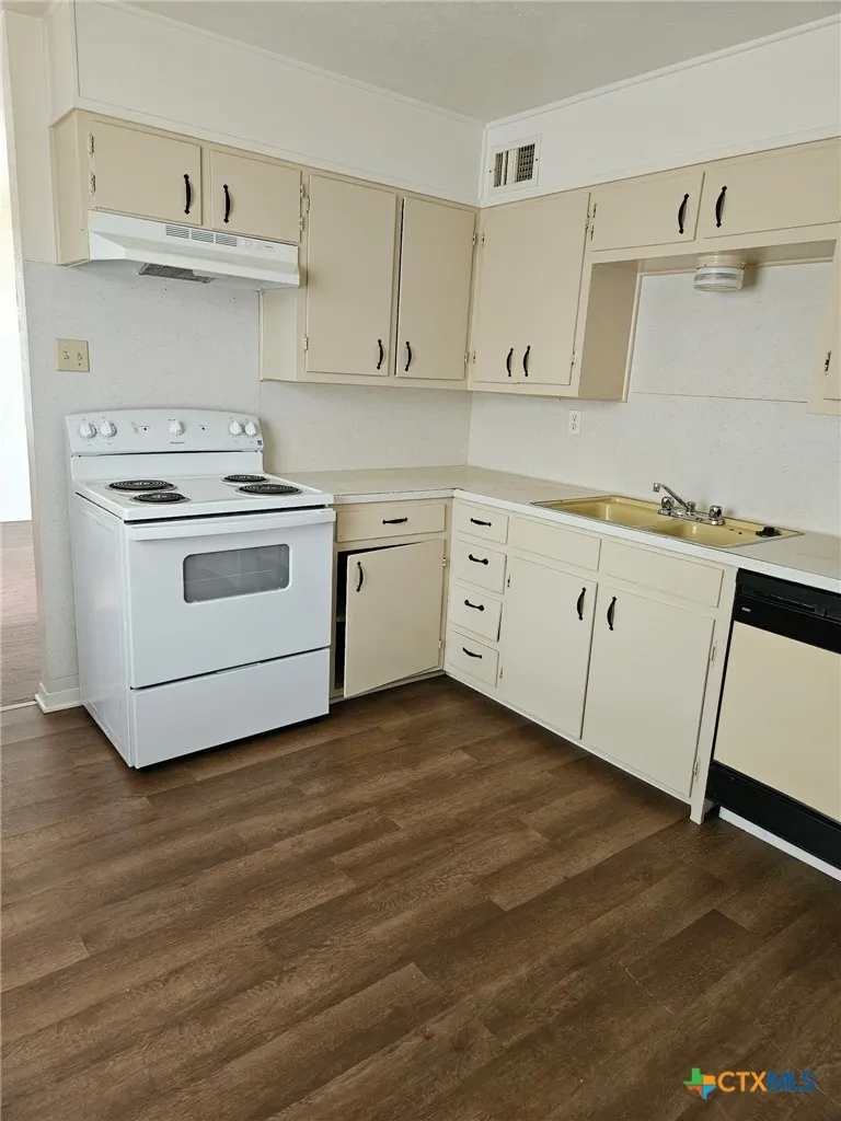 102 E Avenue A #6 Copperas Cove, TX 76522