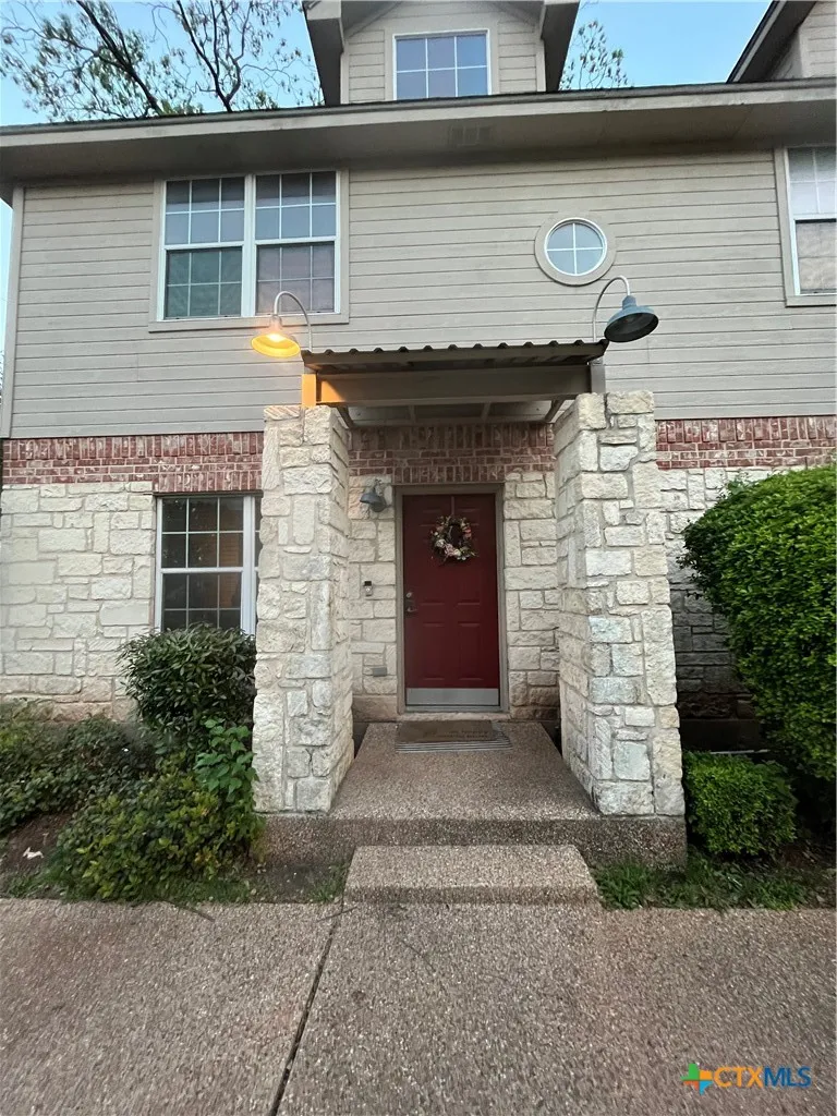 2101 S 7th Street Waco, TX 76706
