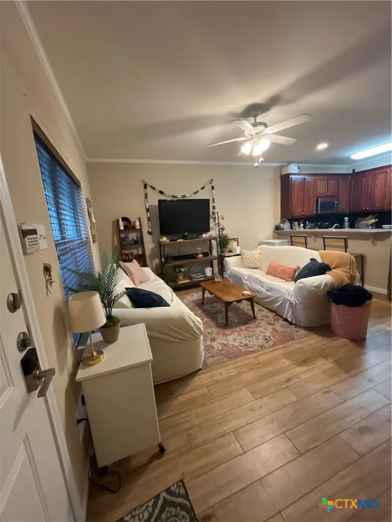 2101 S 7th Street Waco, TX 76706