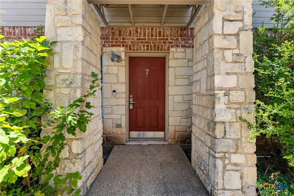 2101 S 7th Street Waco, TX 76706