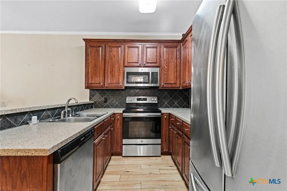 2101 S 7th Street Waco, TX 76706