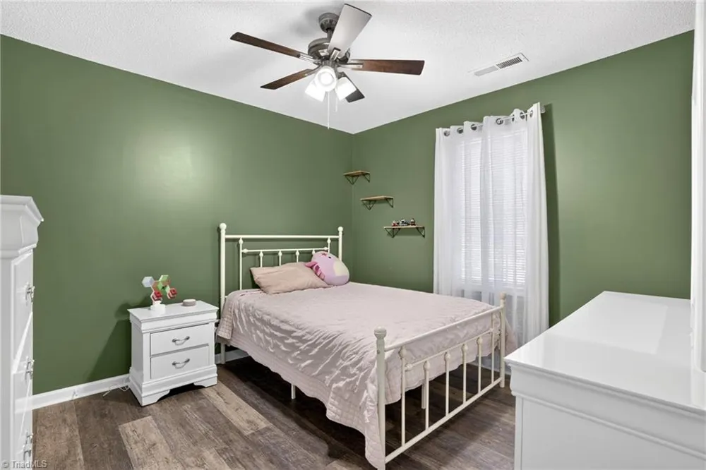 5805 Edgebrook Court Jamestown, NC 27282