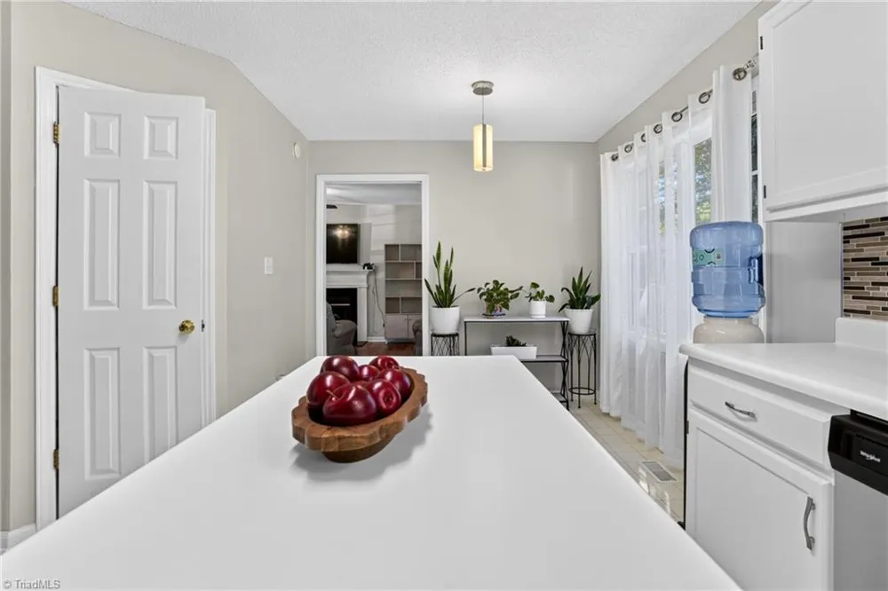5805 Edgebrook Court Jamestown, NC 27282