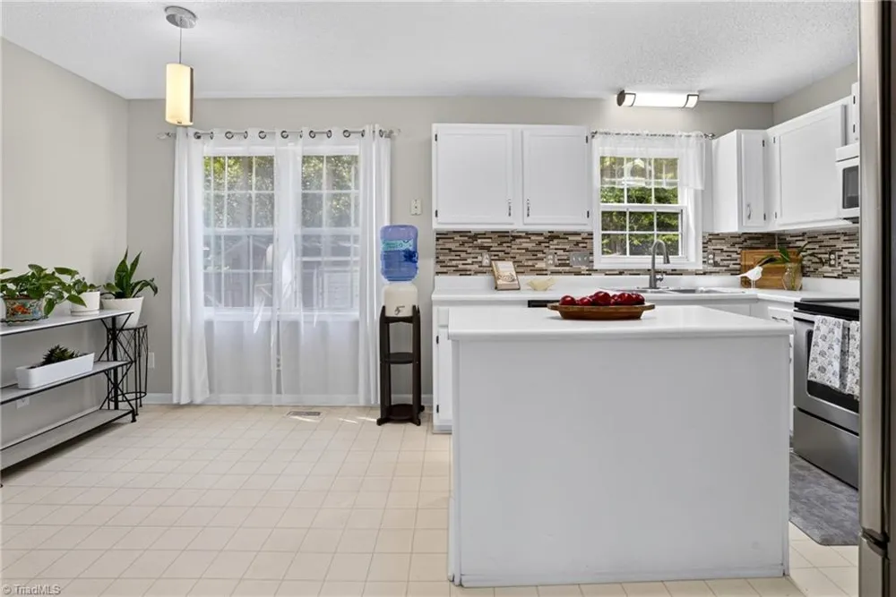 5805 Edgebrook Court Jamestown, NC 27282