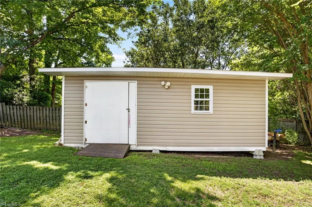 5805 Edgebrook Court Jamestown, NC 27282