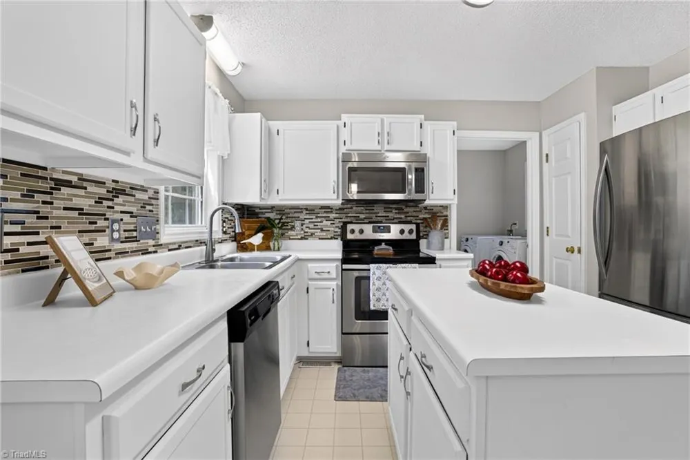 5805 Edgebrook Court Jamestown, NC 27282