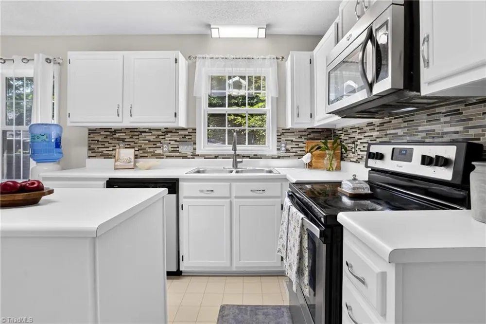 5805 Edgebrook Court Jamestown, NC 27282