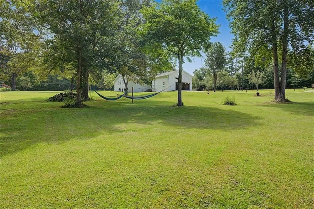 8736 Camp Road Winston, GA 30187