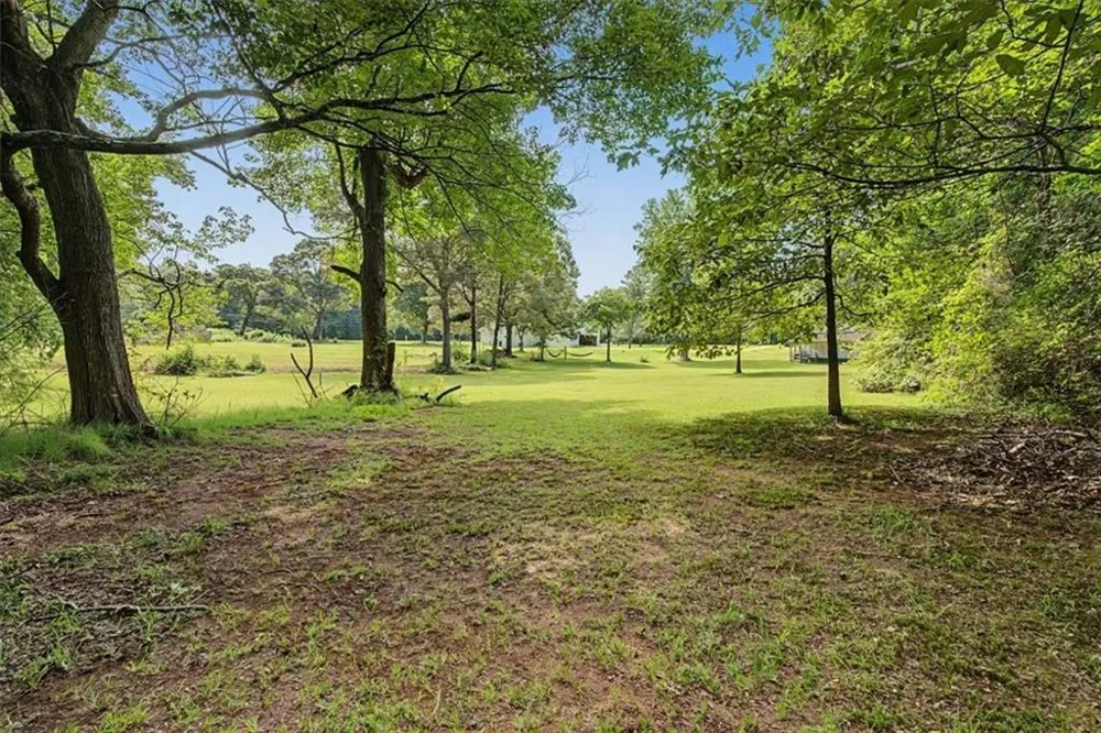 8736 Camp Road Winston, GA 30187