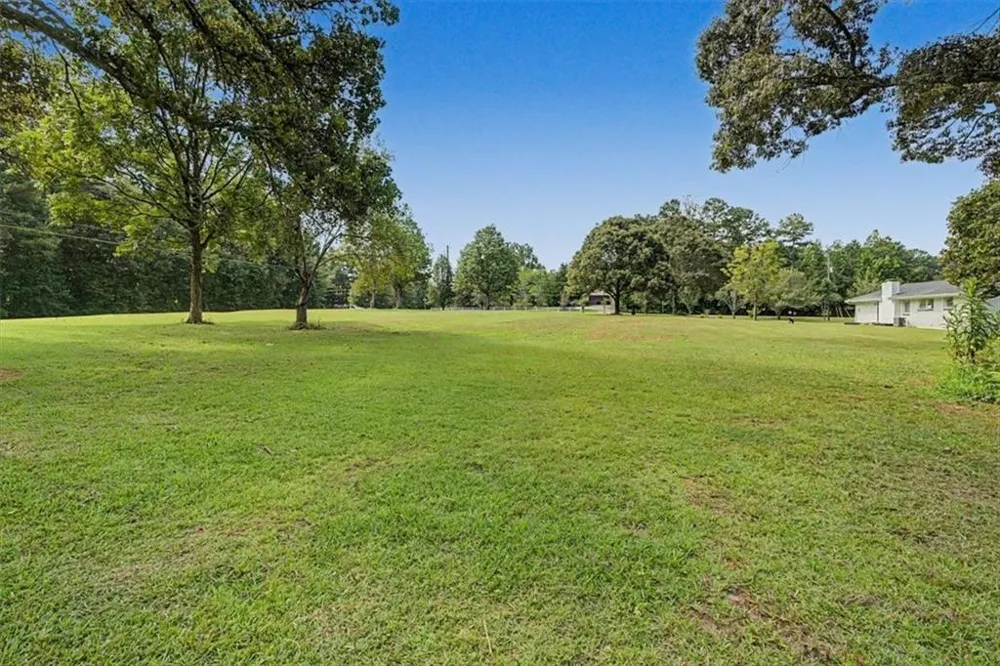 8736 Camp Road Winston, GA 30187