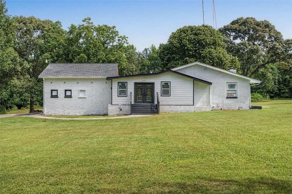 8736 Camp Road Winston, GA 30187