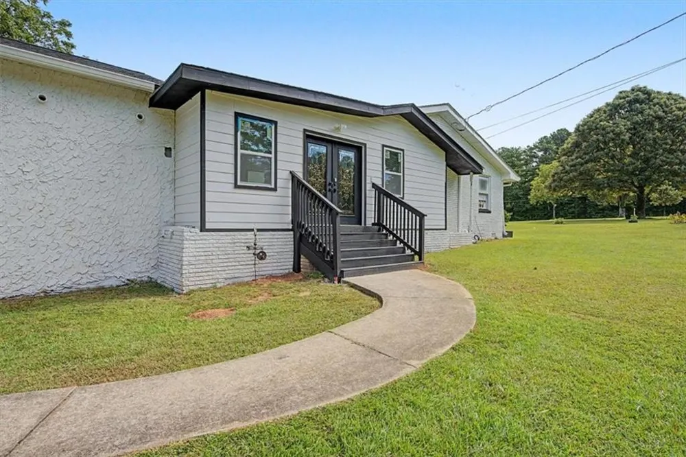 8736 Camp Road Winston, GA 30187