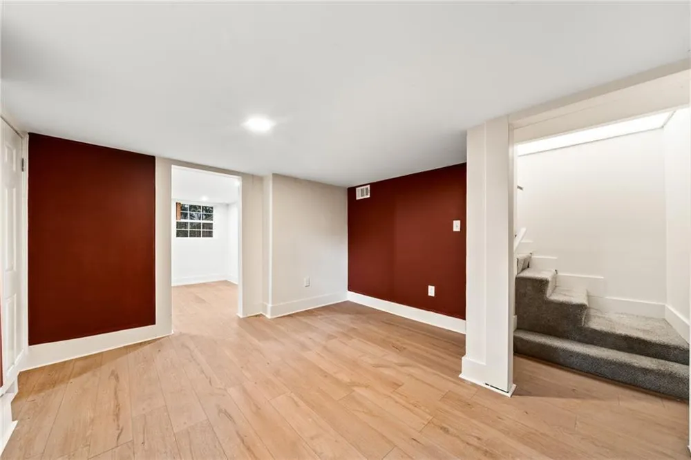 2949 Pearl Street East Point, GA 30344