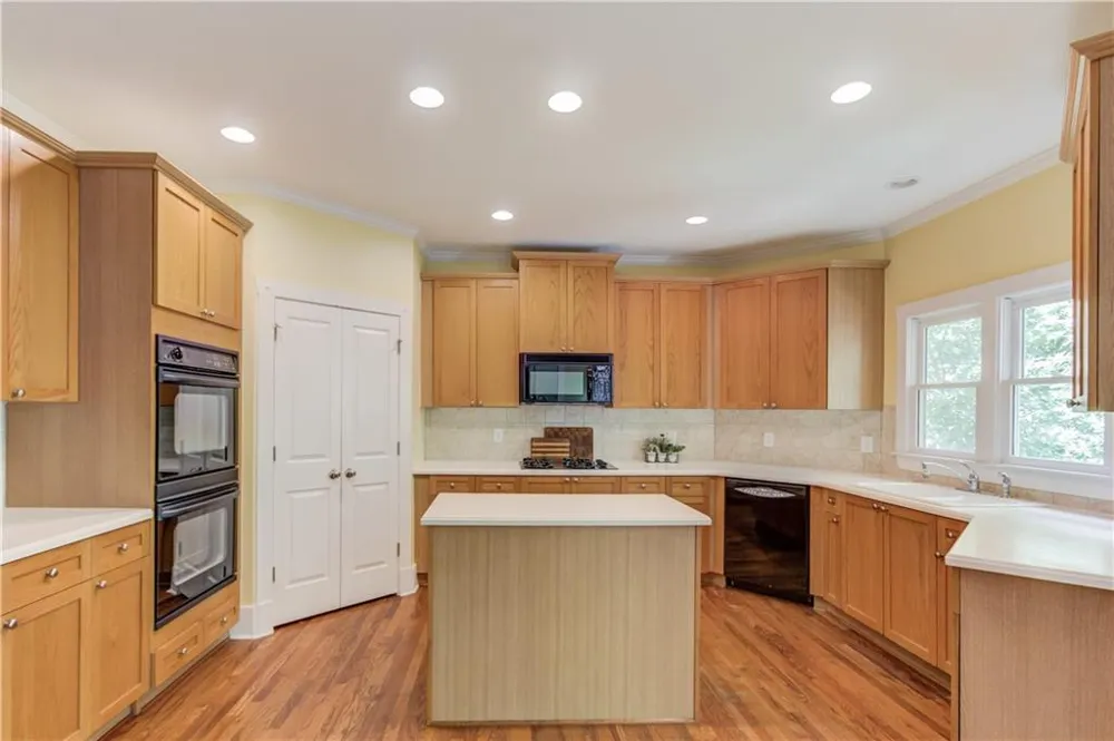 5989 Grand Loop Road Sugar Hill, GA 30518