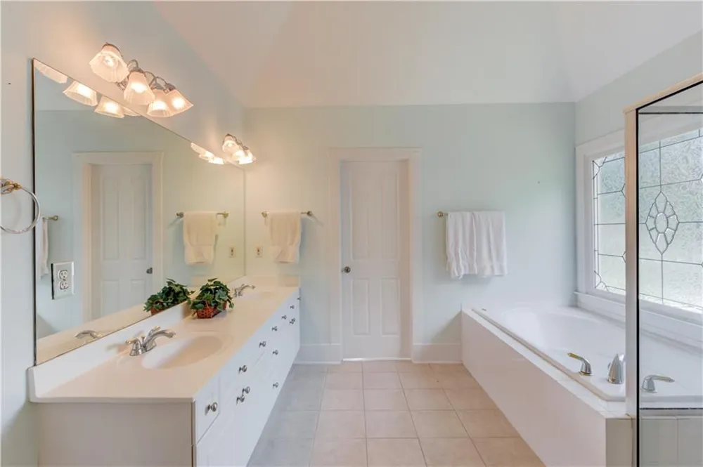 5989 Grand Loop Road Sugar Hill, GA 30518