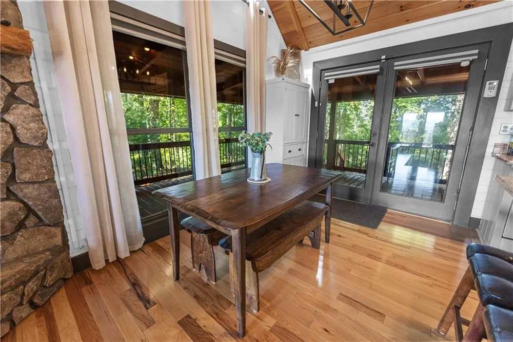 832 Scenic Mountain View Road Blue Ridge, GA 30513