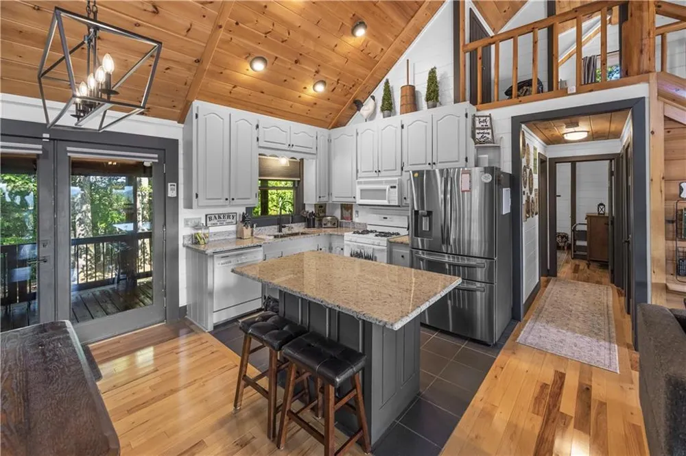 832 Scenic Mountain View Road Blue Ridge, GA 30513