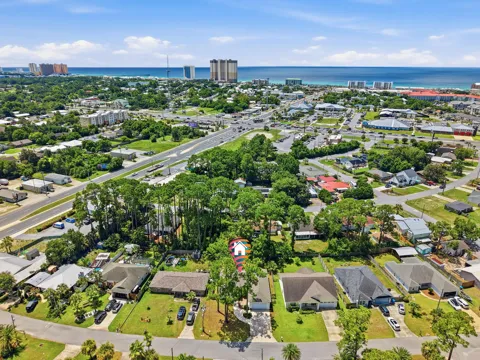 208 Palm Circle