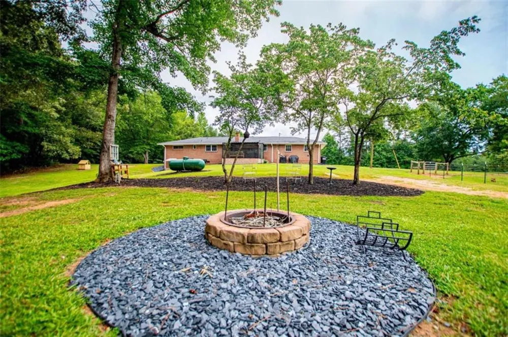 4624 Jacksonville Road Tallapoosa, GA 30176