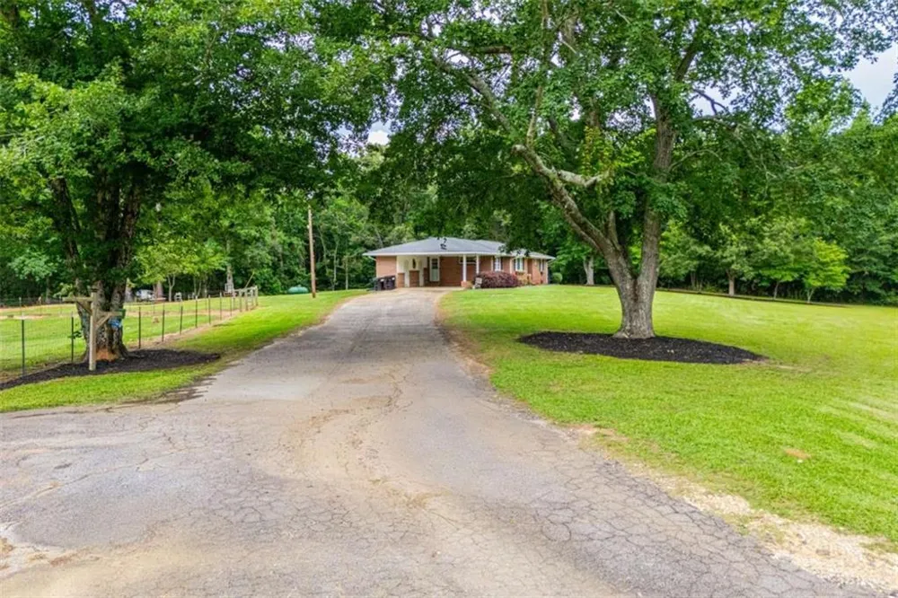 4624 Jacksonville Road Tallapoosa, GA 30176