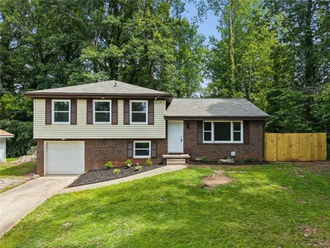 498 Queen Aliese Ln Lane
