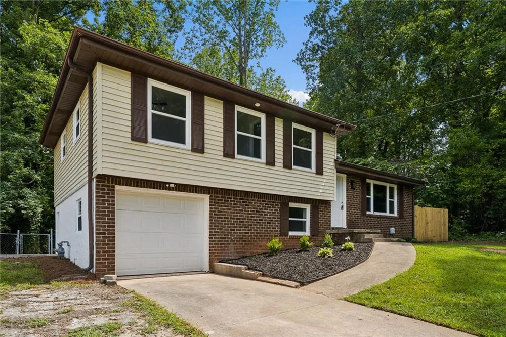 498 Queen Aliese Lane Jonesboro, GA 30236