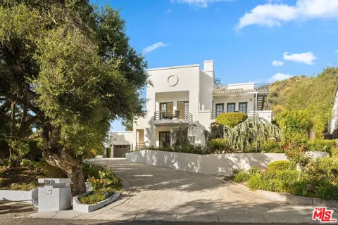 283 Lake Sherwood Drive