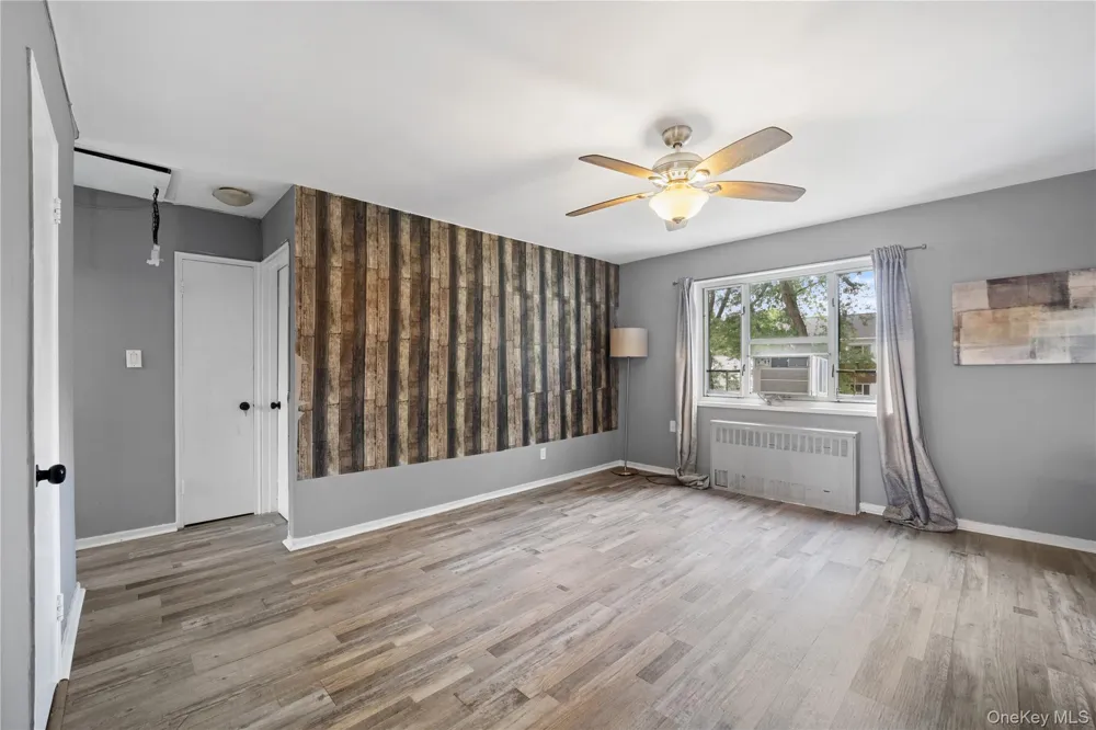 224-02 Stronghurst Avenue #208 Queens Village, NY 11427