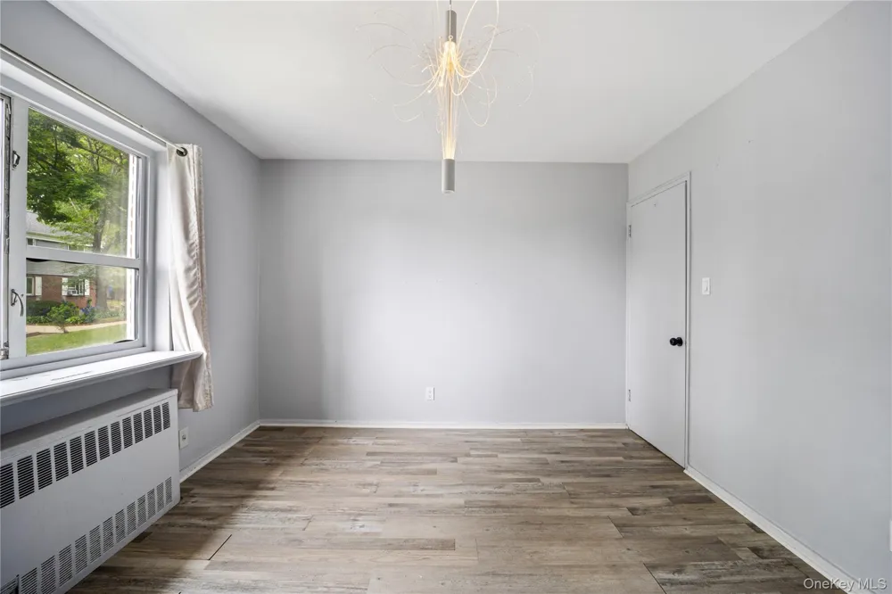 224-02 Stronghurst Avenue #208 Queens Village, NY 11427