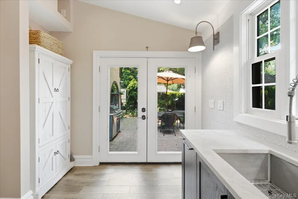 89 Poplar Street Garden City, NY 11530