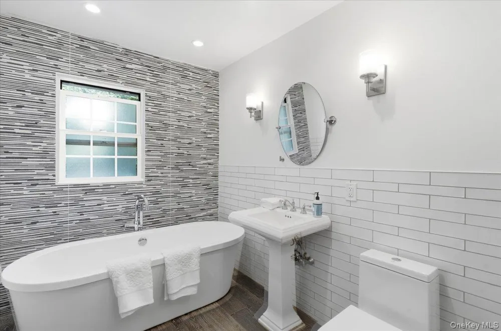 89 Poplar Street Garden City, NY 11530