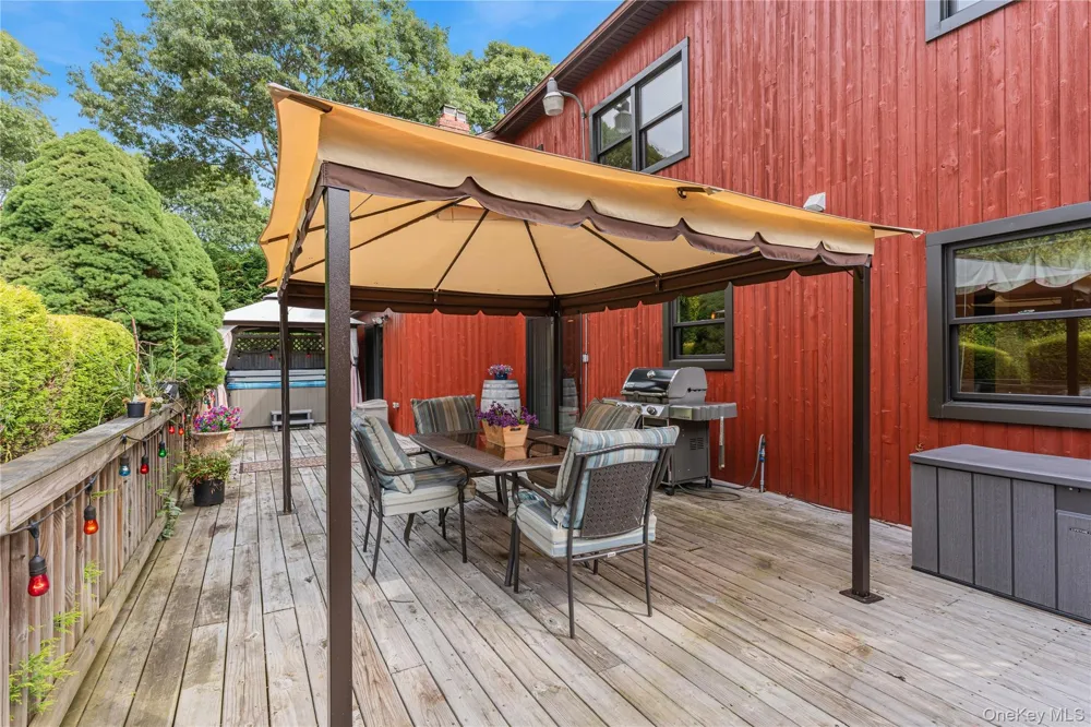 20 Debragga Avenue East Moriches, NY 11940
