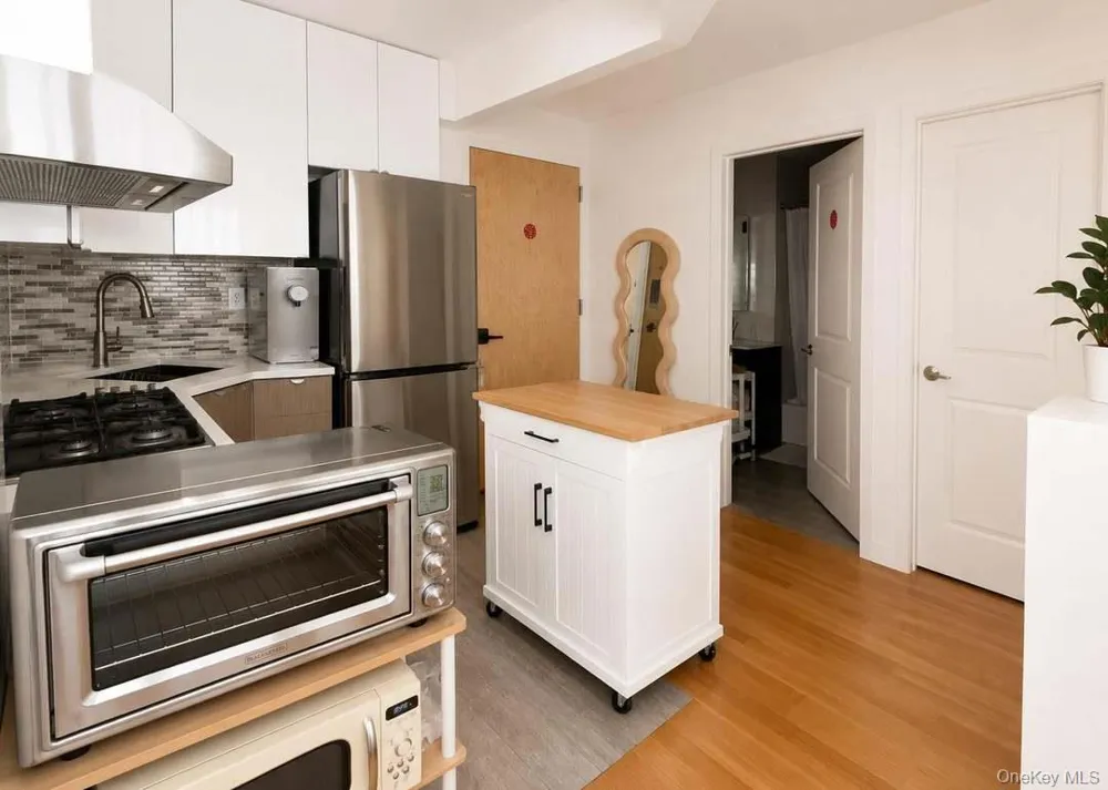 4223 Parsons Boulevard #5C Flushing, NY 11355