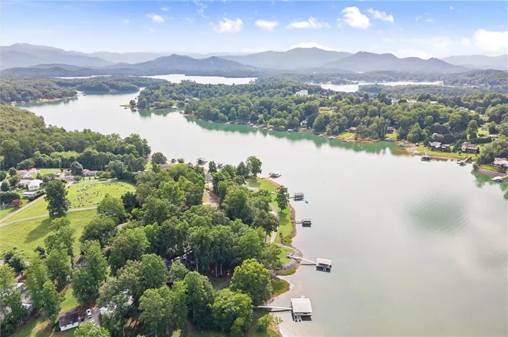 3755 Woods Creek Drive Young Harris, GA 30582