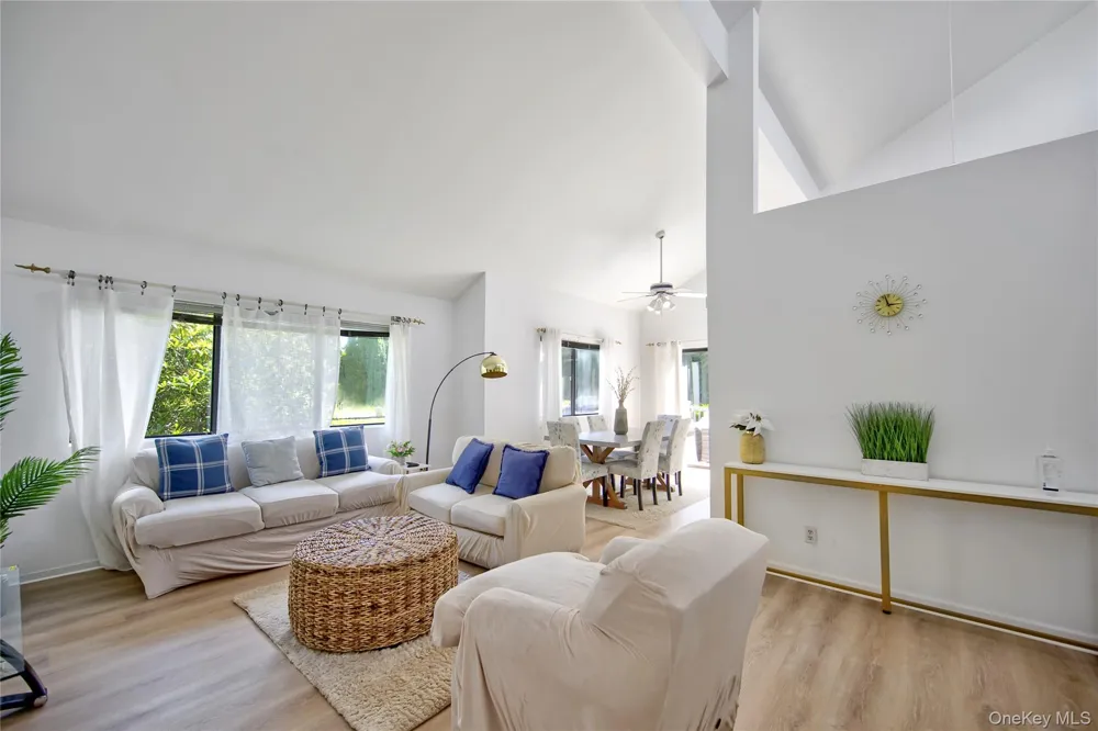 8 School Street Hampton Bays, NY 11946