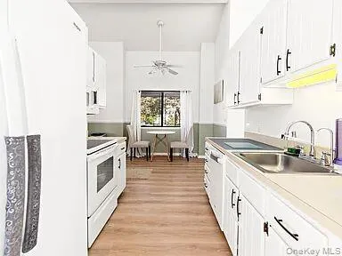 8 School Street Hampton Bays, NY 11946