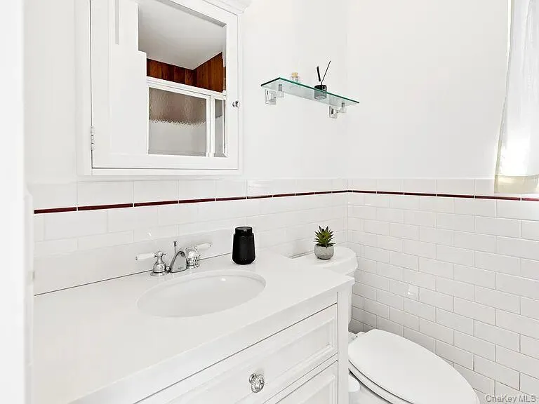 8 School Street Hampton Bays, NY 11946