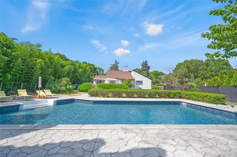 8 School Street Hampton Bays, NY 11946