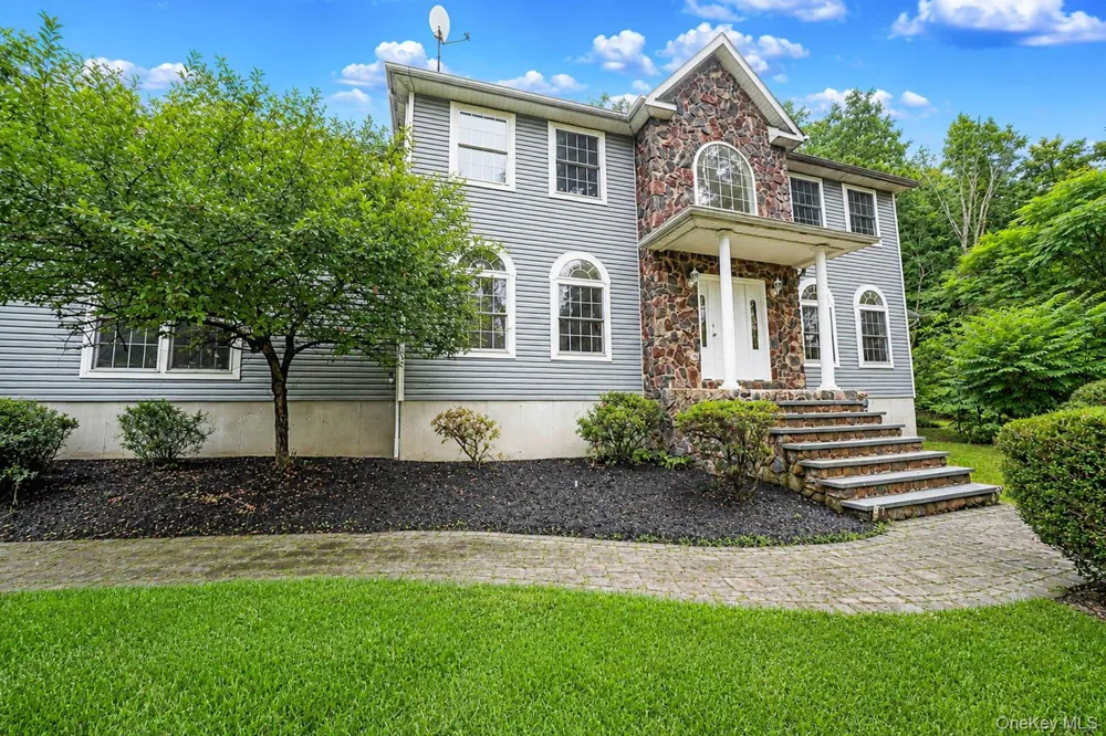 642 County Route 12 New Hampton, NY 10958