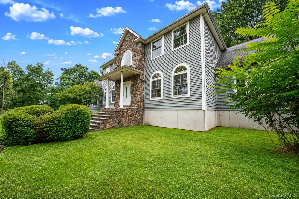 642 County Route 12 New Hampton, NY 10958