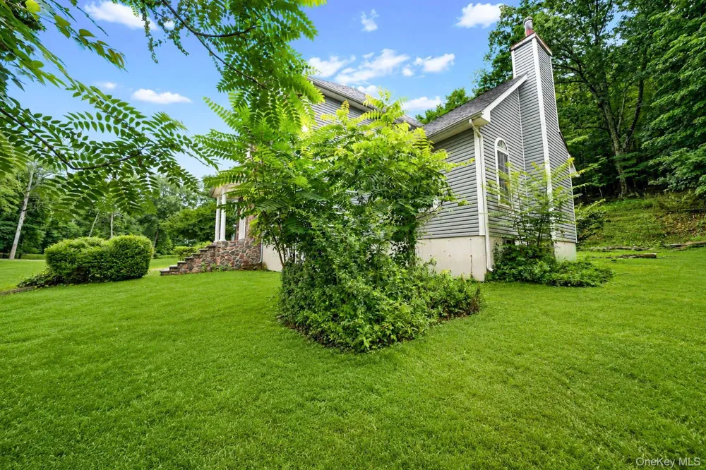 642 County Route 12 New Hampton, NY 10958