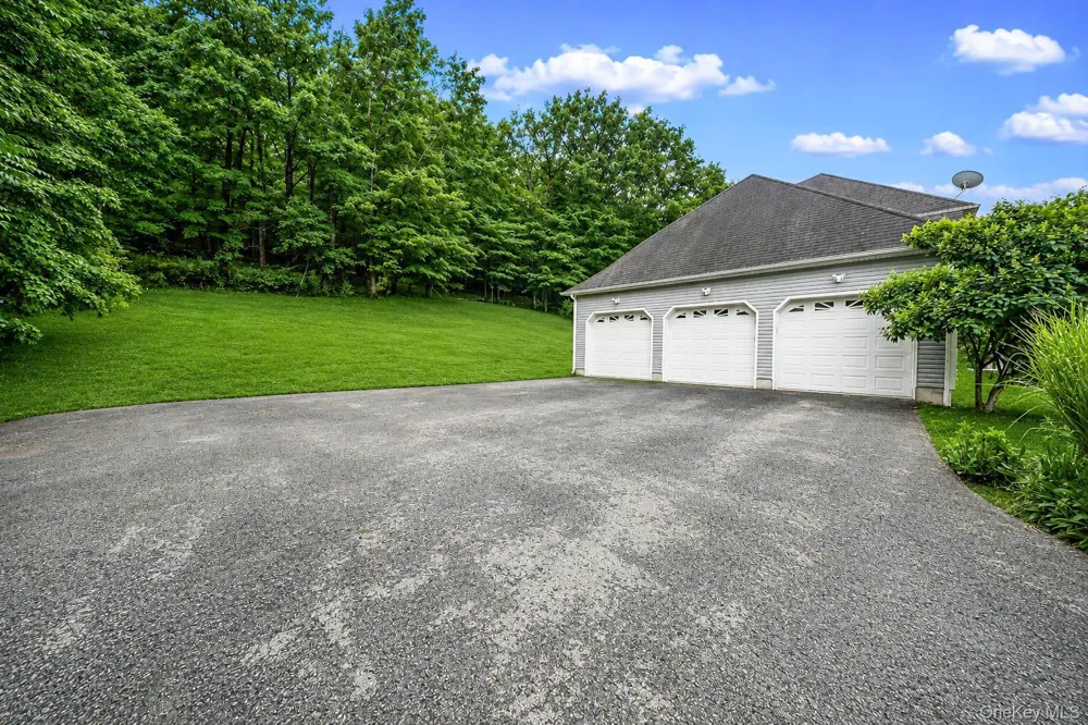 642 County Route 12 New Hampton, NY 10958