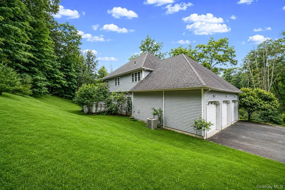 642 County Route 12 New Hampton, NY 10958