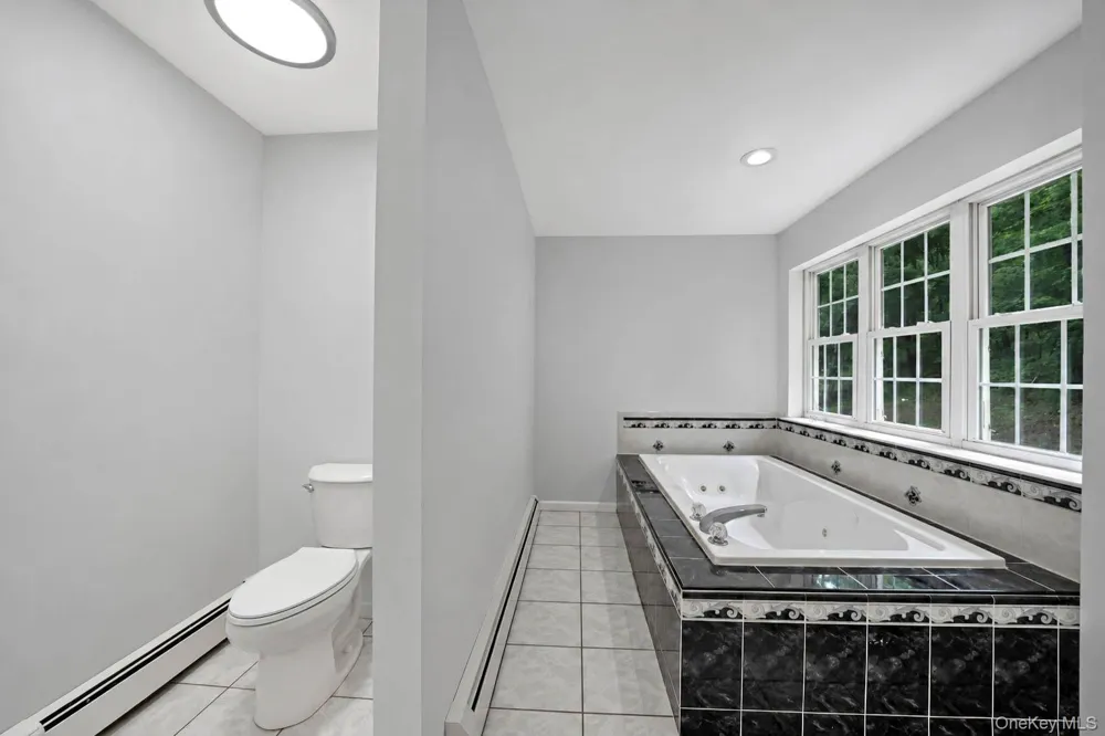 642 County Route 12 New Hampton, NY 10958